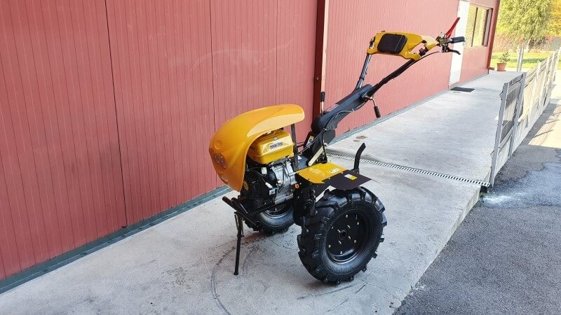 Cum să folosiți o motosapă pentru a vă cultiva grădina?
