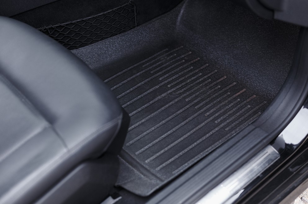 Beneficiile covorașelor auto de tip tăviță pentru modelul tău Dacia