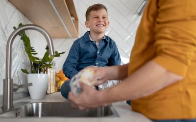 Există servicii de urgență disponibile pentru problemele cu apa?