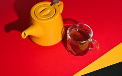 Cum să Alegi Cana de Ceai cu Infuzor Ideală pentru Biroul Tău Auto