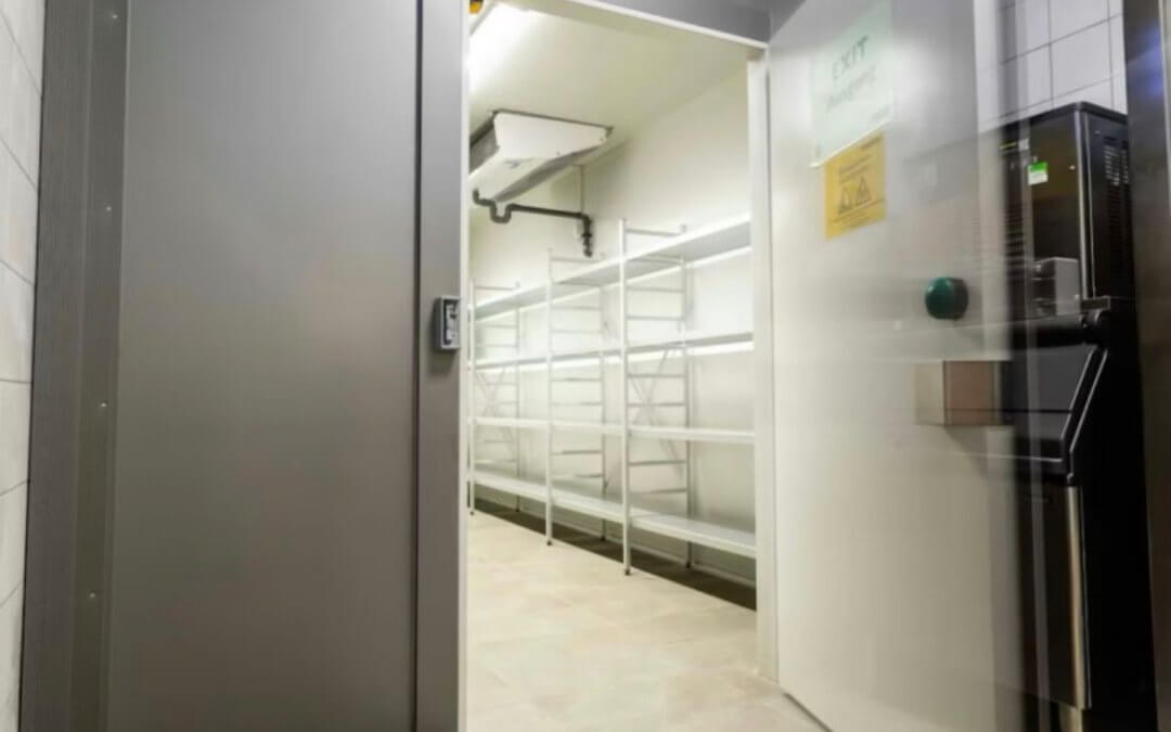 Uși Industriale BRUCHA: Soluții de Top pentru Spații Industriale din România