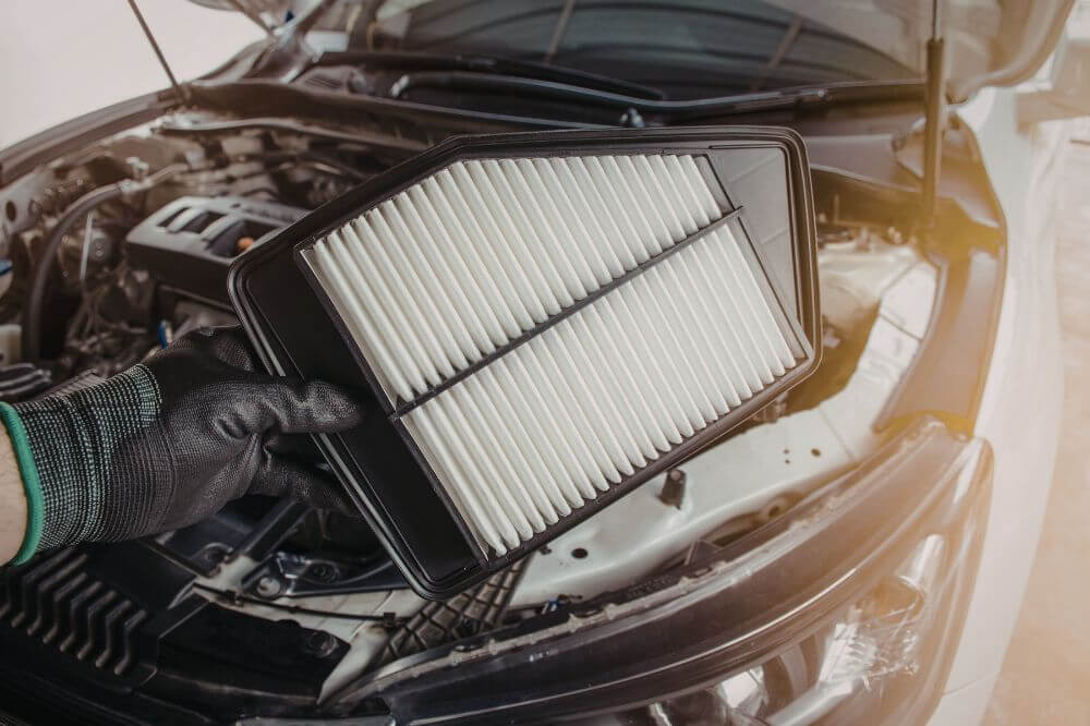 Leasing Auto 2 Cum să scapi de mirosurile neplăcute din mașină schimbând un singur consumabil ieftin