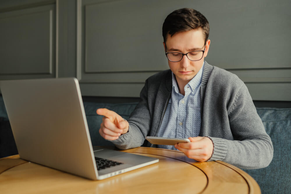 De ce consultanții cripto sunt printre cei mai bine plătiți oameni din online?